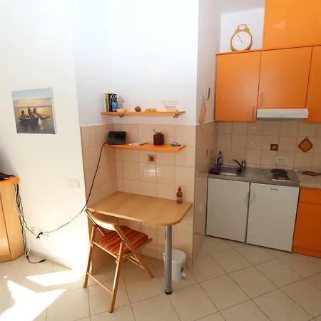 Simple Studio Dugis Makarska
